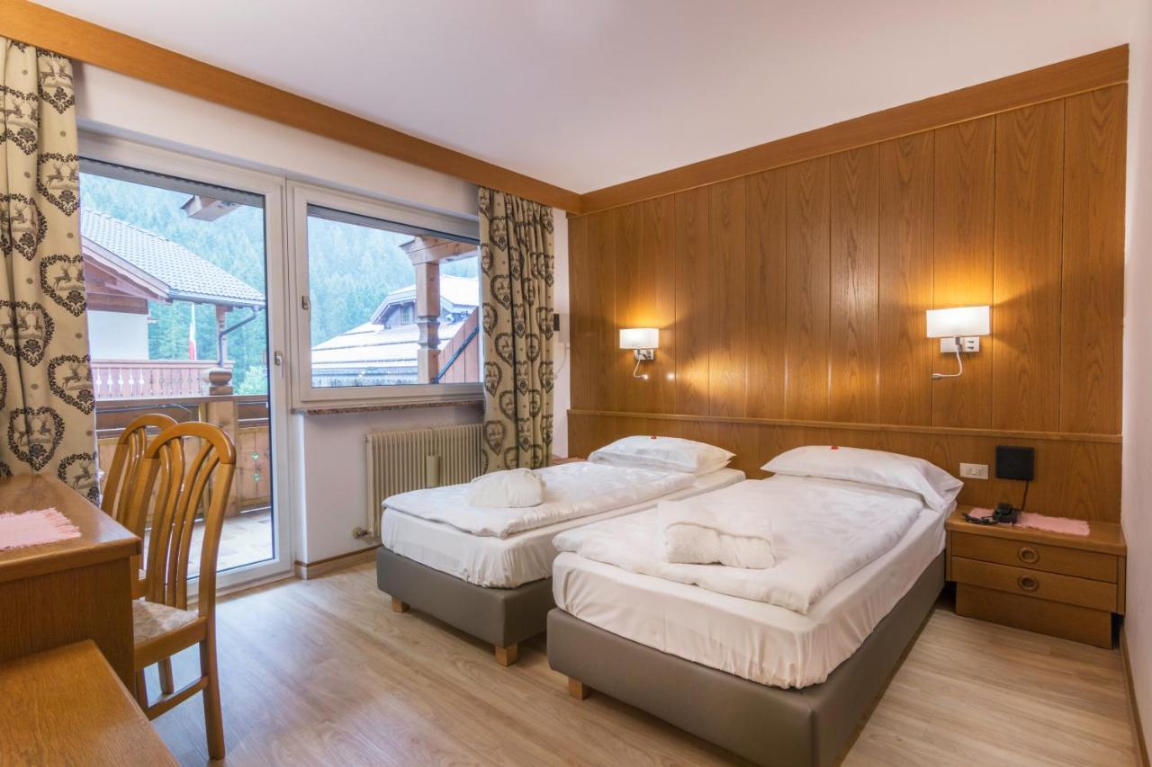 Hotel Ramon Campitello di Fassa Exteriör bild