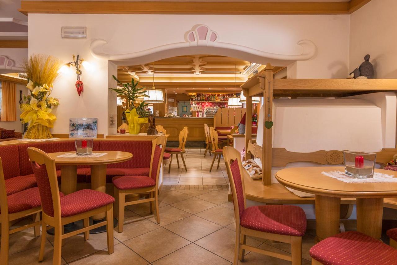 Hotel Ramon Campitello di Fassa Exteriör bild