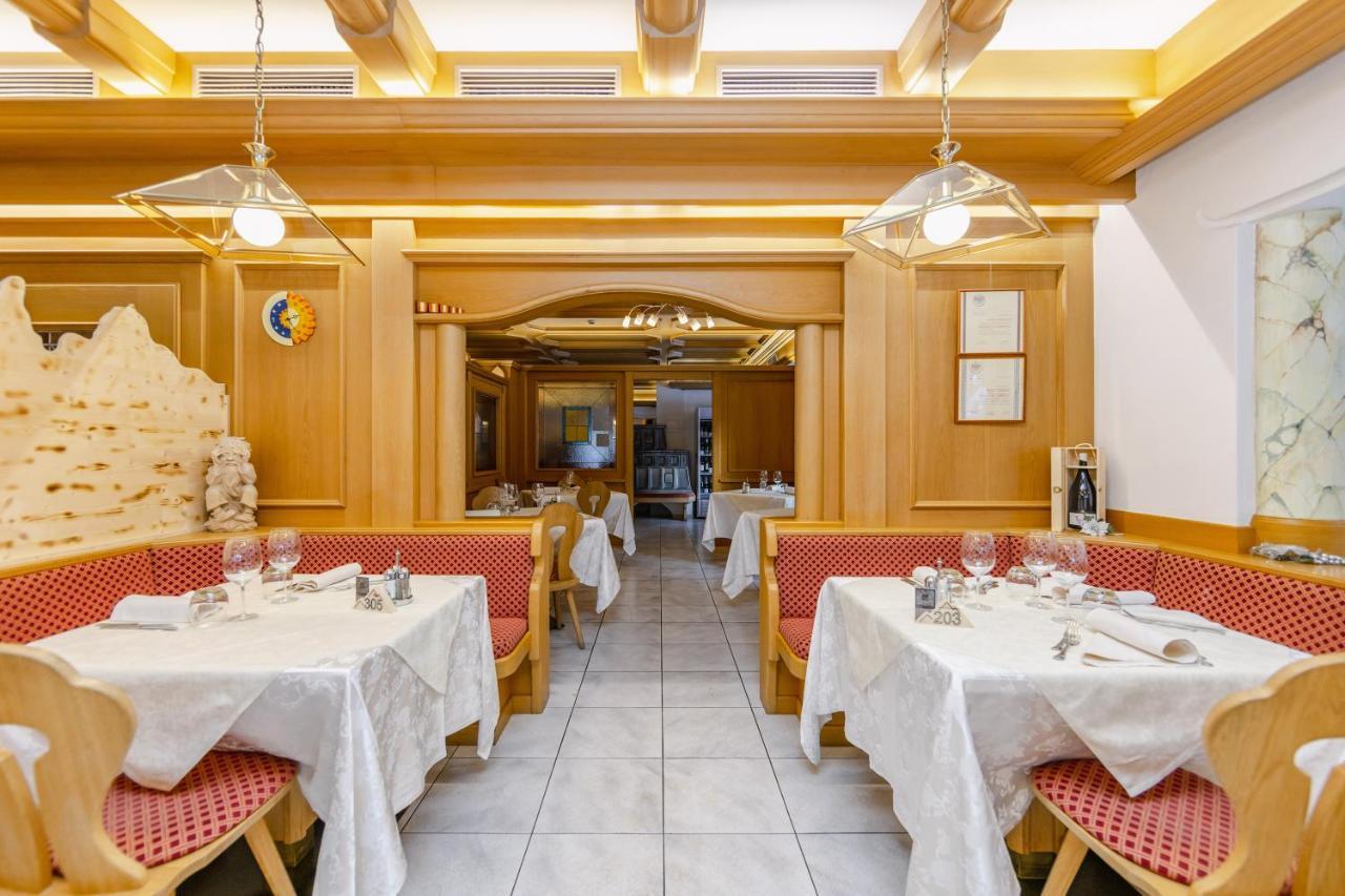 Hotel Ramon Campitello di Fassa Exteriör bild