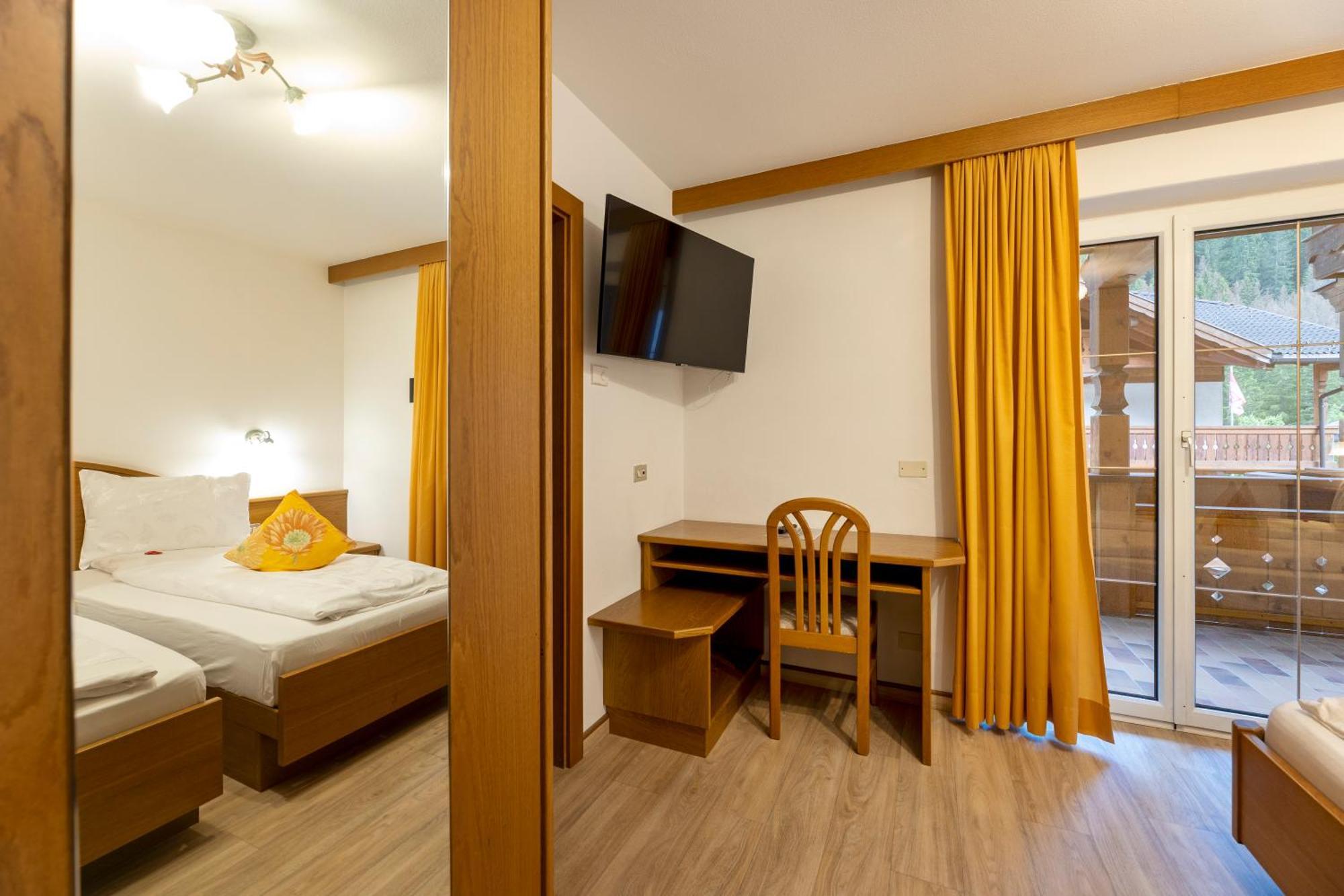 Hotel Ramon Campitello di Fassa Exteriör bild