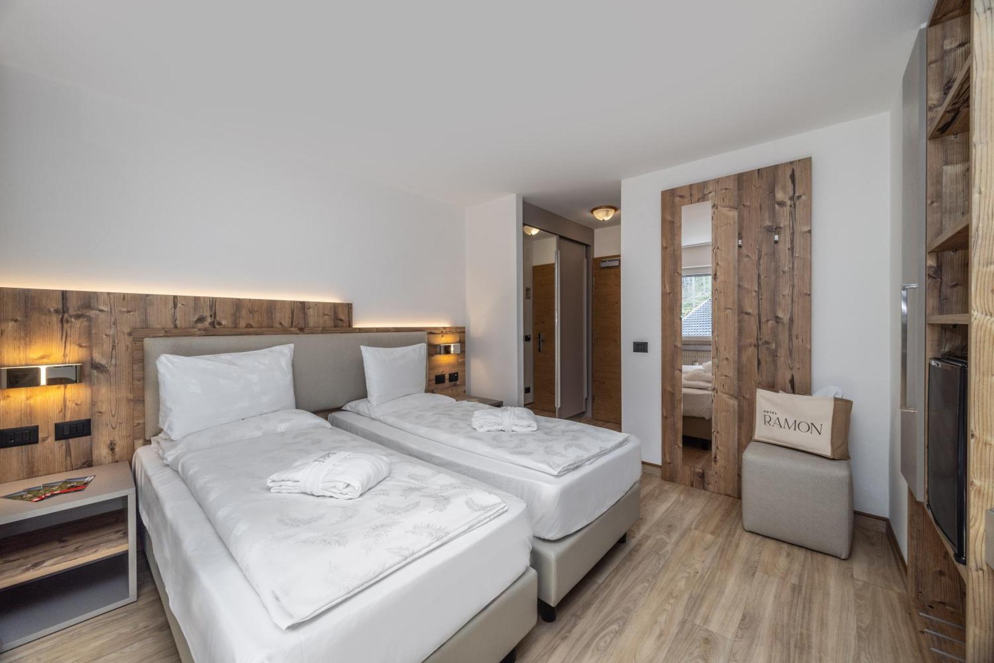Hotel Ramon Campitello di Fassa Exteriör bild