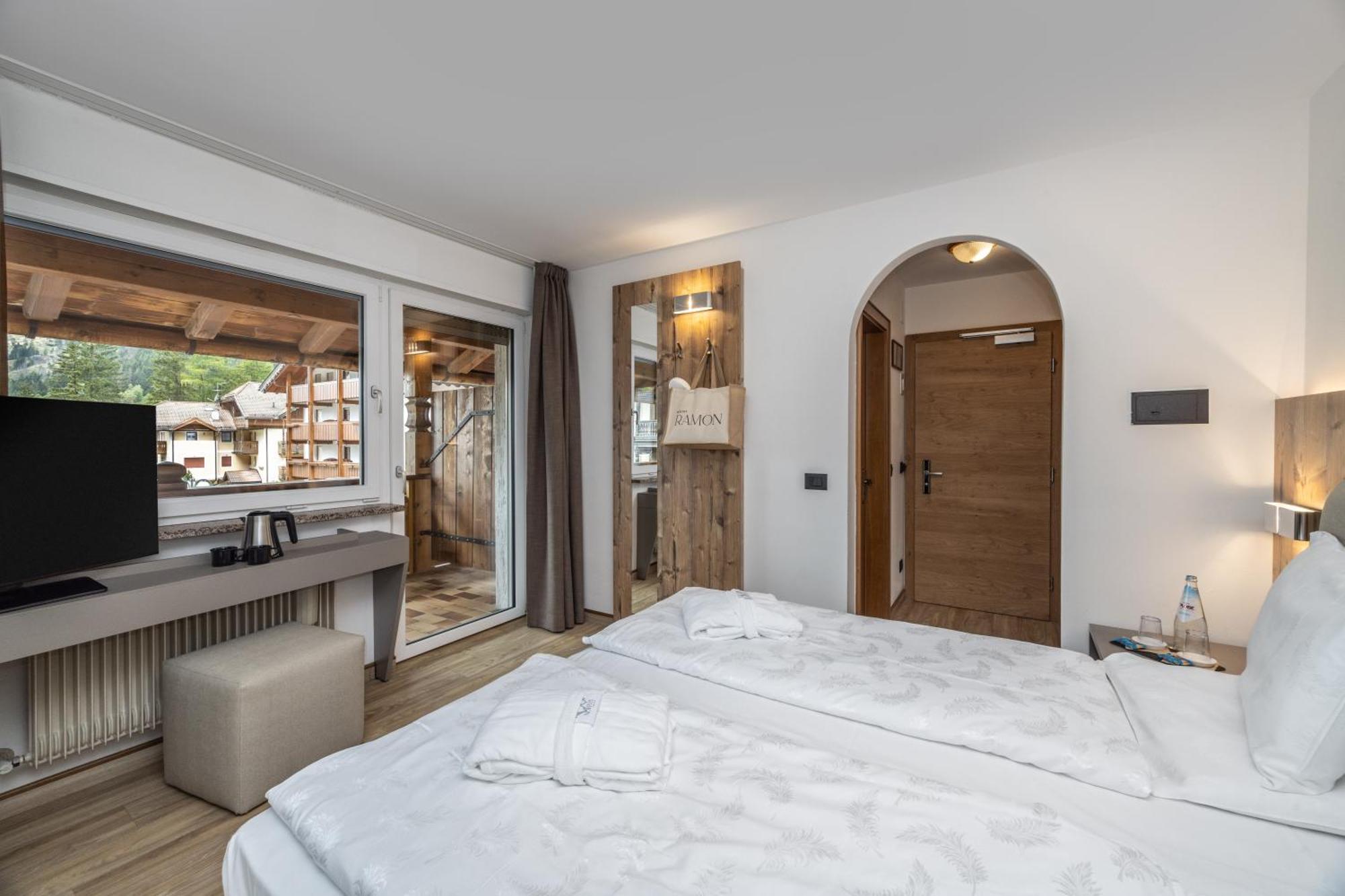Hotel Ramon Campitello di Fassa Exteriör bild